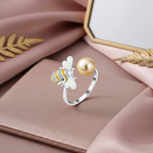 Bee Pearl Ring