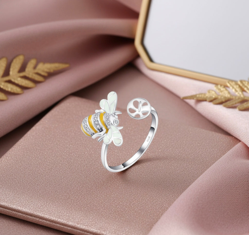 Bee Pearl Ring